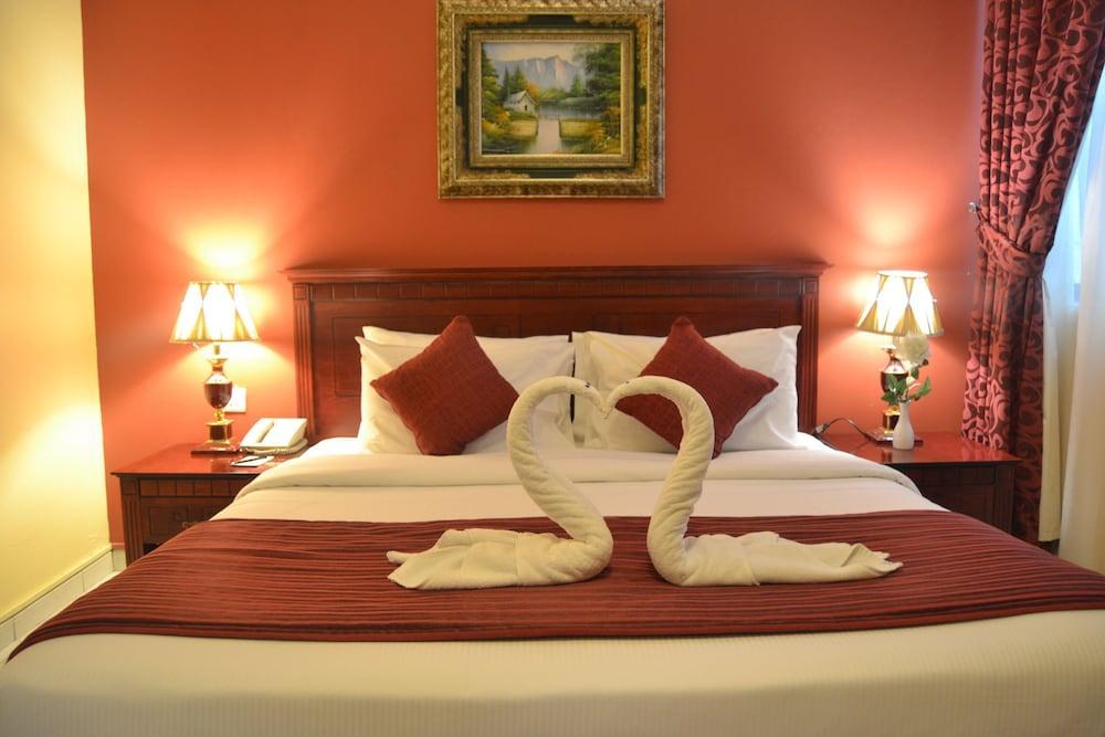 Al Maha Regency Hotel Suites - Managed By Aoudi Consultants Sharjah Buitenkant foto