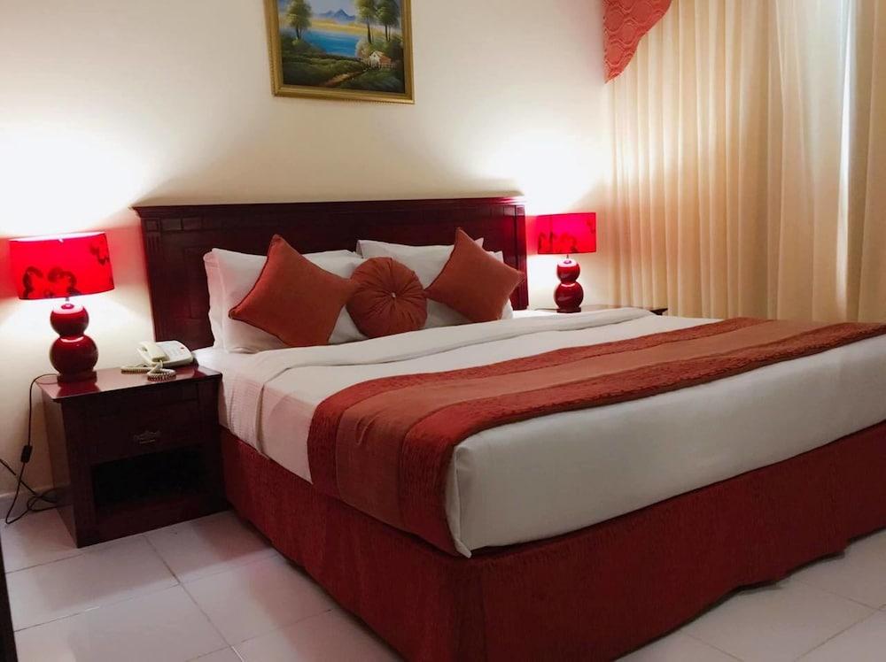 Al Maha Regency Hotel Suites - Managed By Aoudi Consultants Sharjah Buitenkant foto