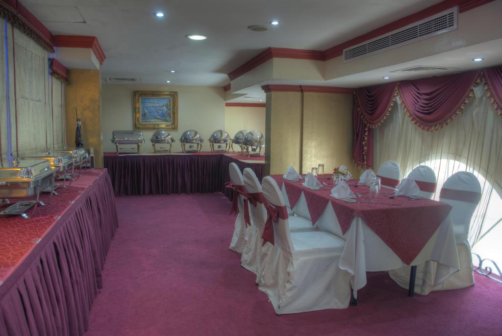 Al Maha Regency Hotel Suites - Managed By Aoudi Consultants Sharjah Buitenkant foto