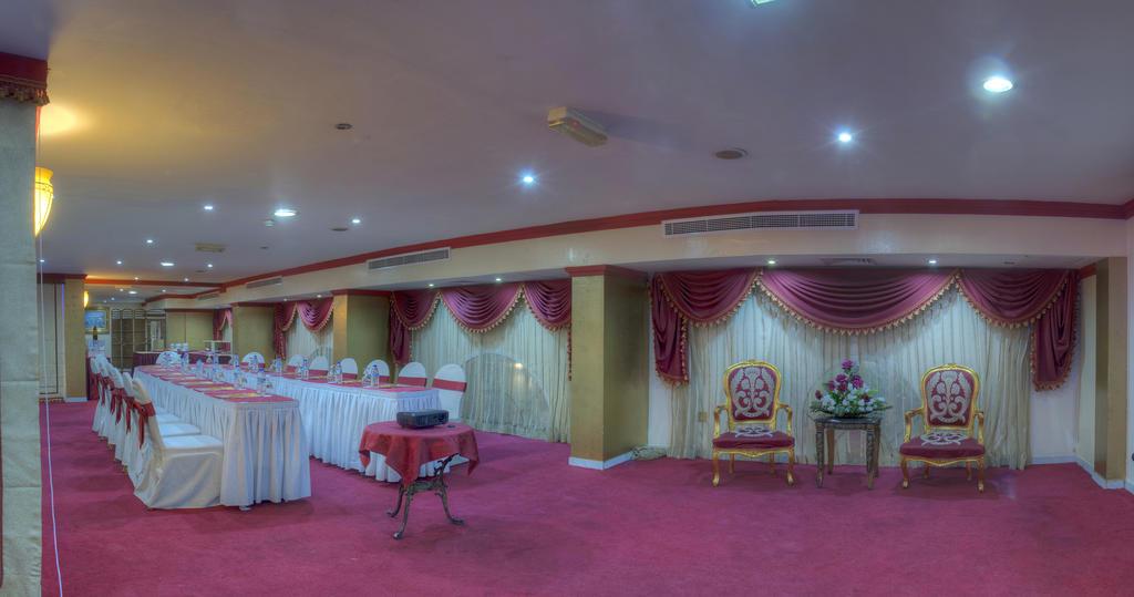 Al Maha Regency Hotel Suites - Managed By Aoudi Consultants Sharjah Buitenkant foto