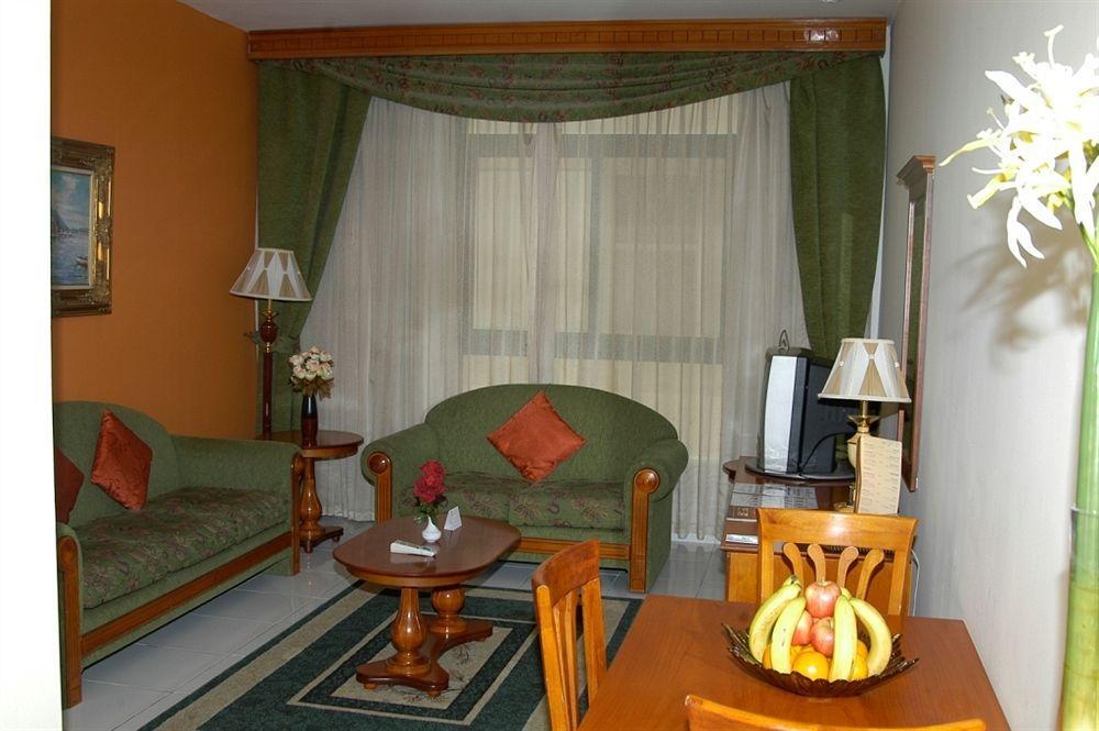 Al Maha Regency Hotel Suites - Managed By Aoudi Consultants Sharjah Buitenkant foto