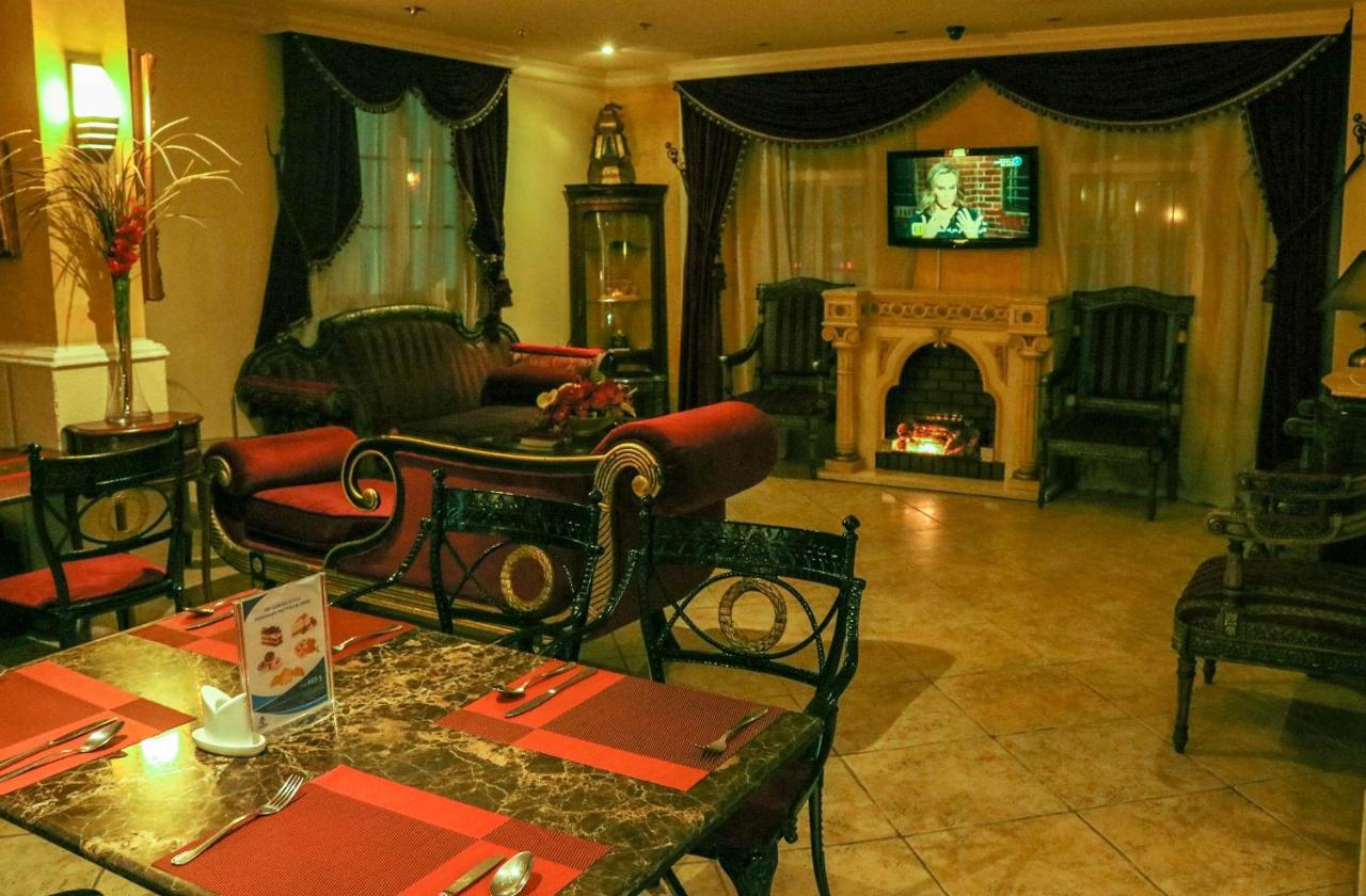 Al Maha Regency Hotel Suites - Managed By Aoudi Consultants Sharjah Buitenkant foto