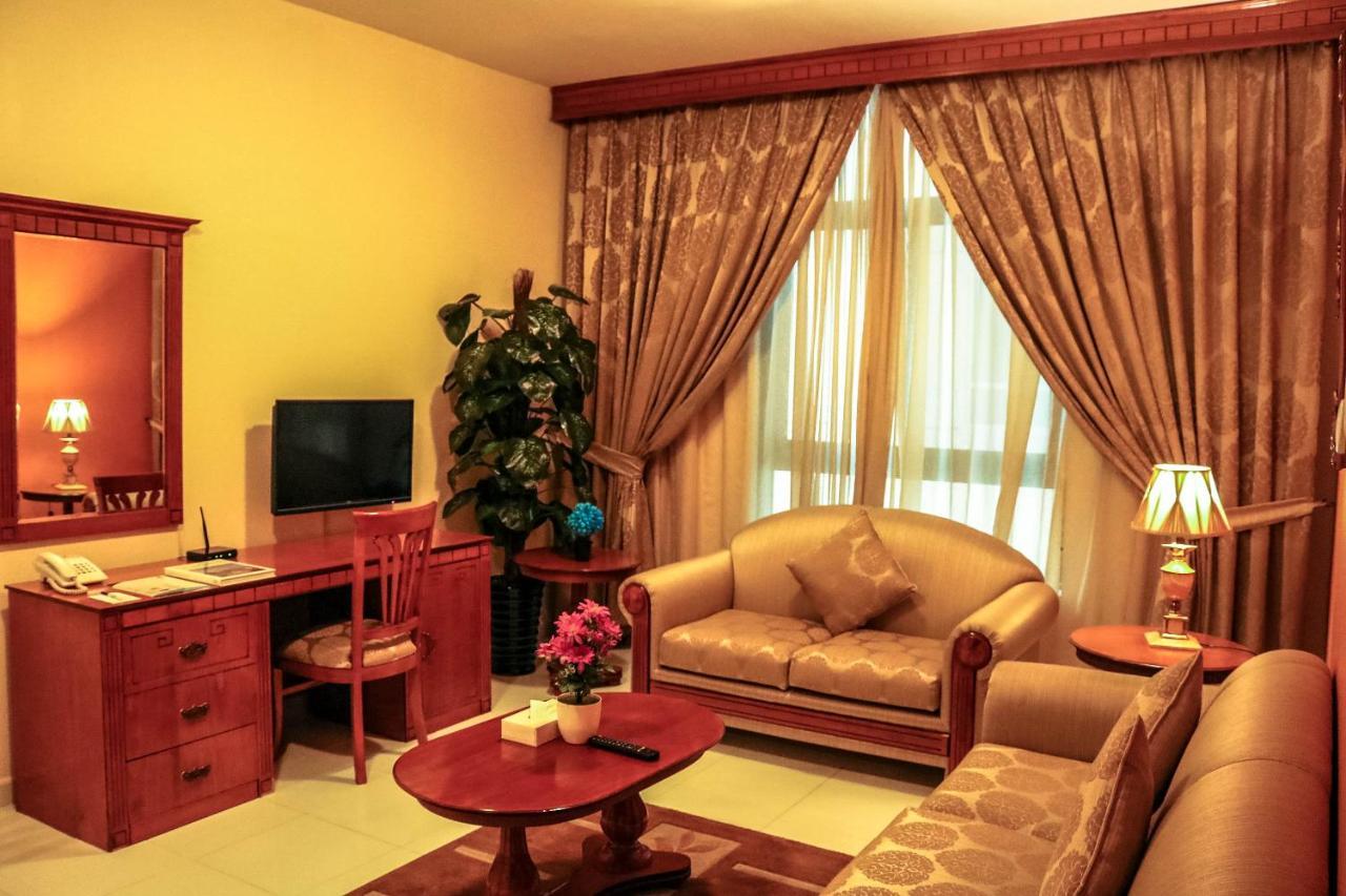 Al Maha Regency Hotel Suites - Managed By Aoudi Consultants Sharjah Buitenkant foto