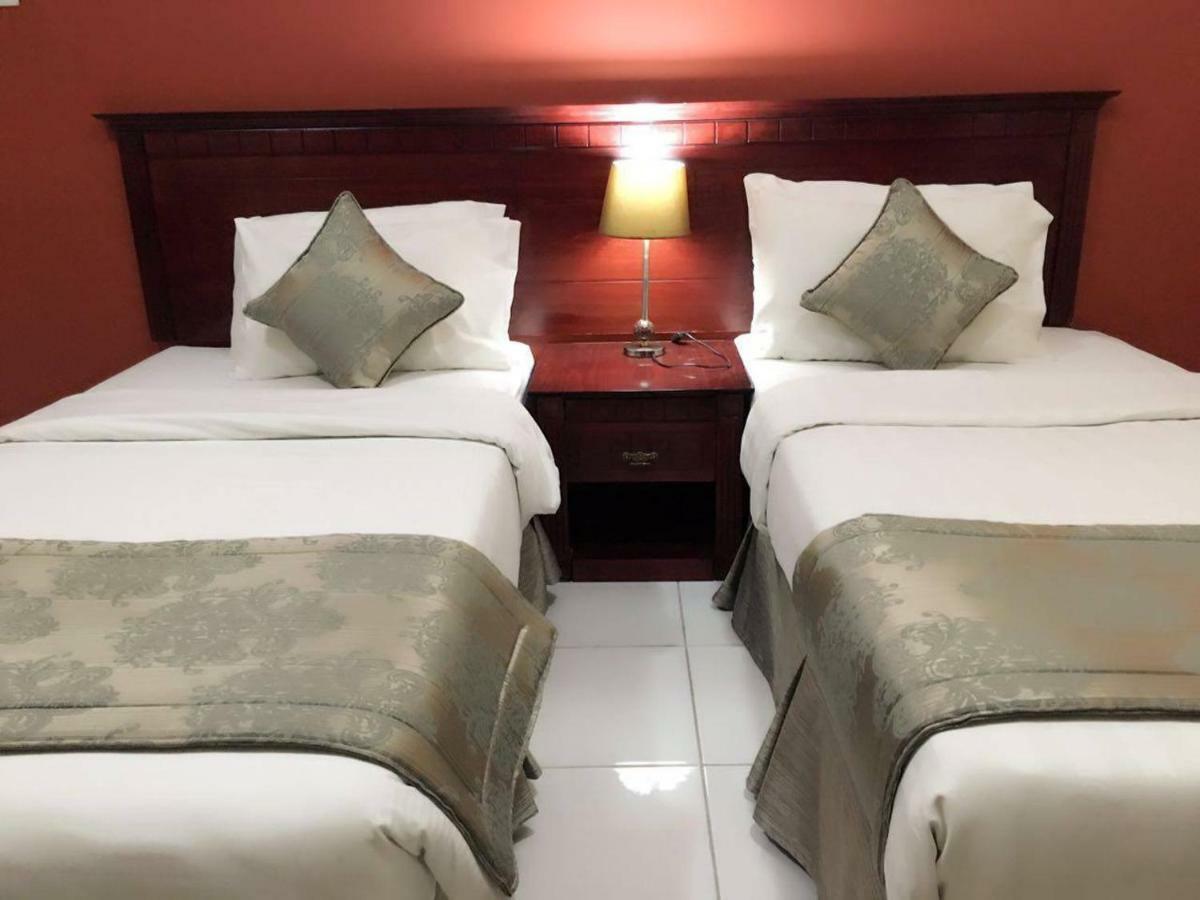 Al Maha Regency Hotel Suites - Managed By Aoudi Consultants Sharjah Buitenkant foto
