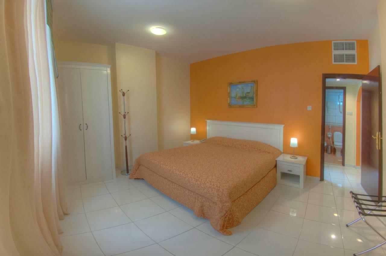Al Maha Regency Hotel Suites - Managed By Aoudi Consultants Sharjah Buitenkant foto